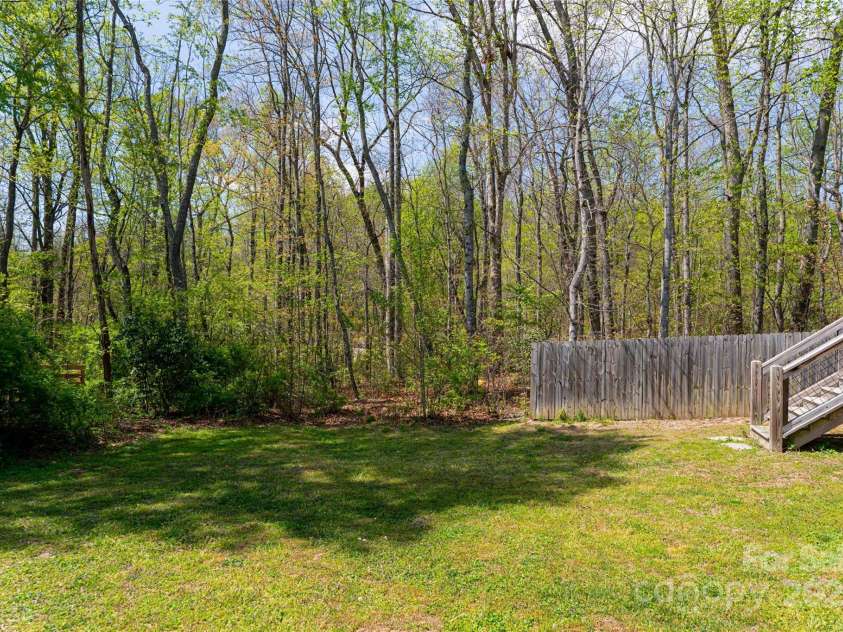 220 Mount Allen Heights, Black Mountain, NC 28711.  MLS# CAR4239586, YatesRealty ID 27857. 