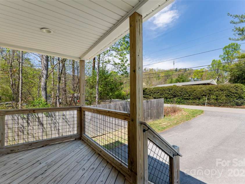 220 Mount Allen Heights, Black Mountain, NC 28711.  MLS# CAR4239586, YatesRealty ID 27857. 