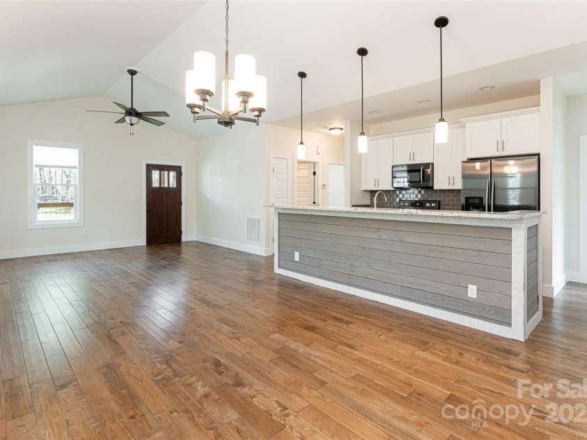 220 Mount Allen Heights, Black Mountain, NC 28711.  MLS# CAR4239586, YatesRealty ID 27857. 