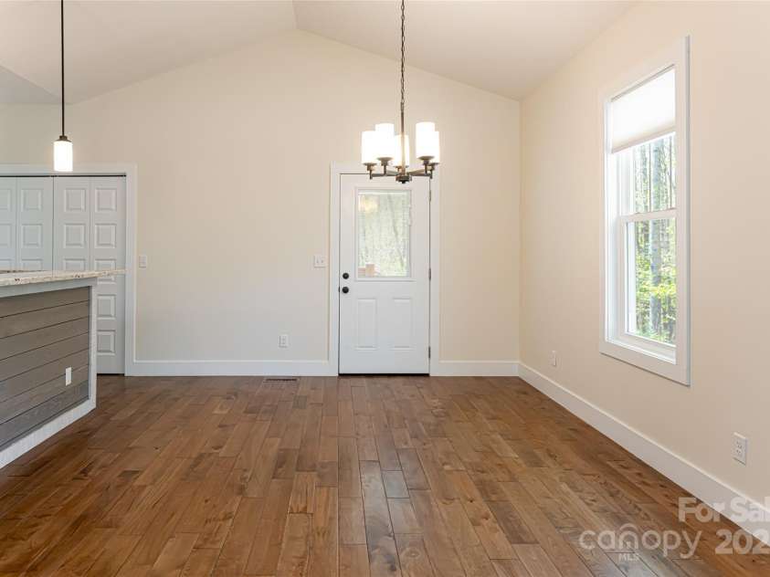 220 Mount Allen Heights, Black Mountain, NC 28711.  MLS# CAR4239586, YatesRealty ID 27857. 