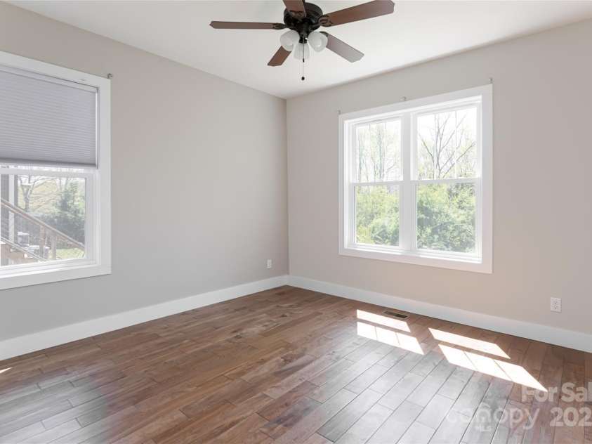 220 Mount Allen Heights, Black Mountain, NC 28711.  MLS# CAR4239586, YatesRealty ID 27857. 