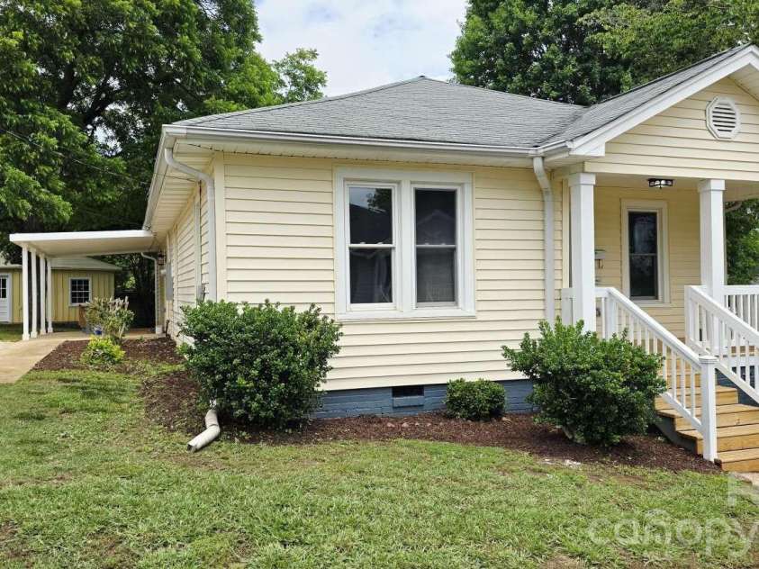 428 15th Street, Cramerton, NC 28032.  MLS# CAR4387486, YatesRealty ID 27858. 