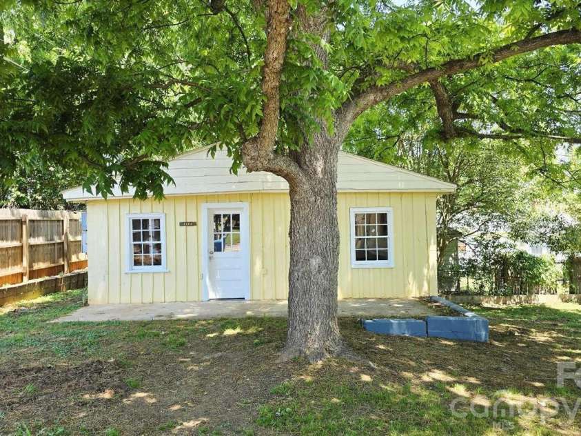 428 15th Street, Cramerton, NC 28032.  MLS# CAR4387486, YatesRealty ID 27858. 