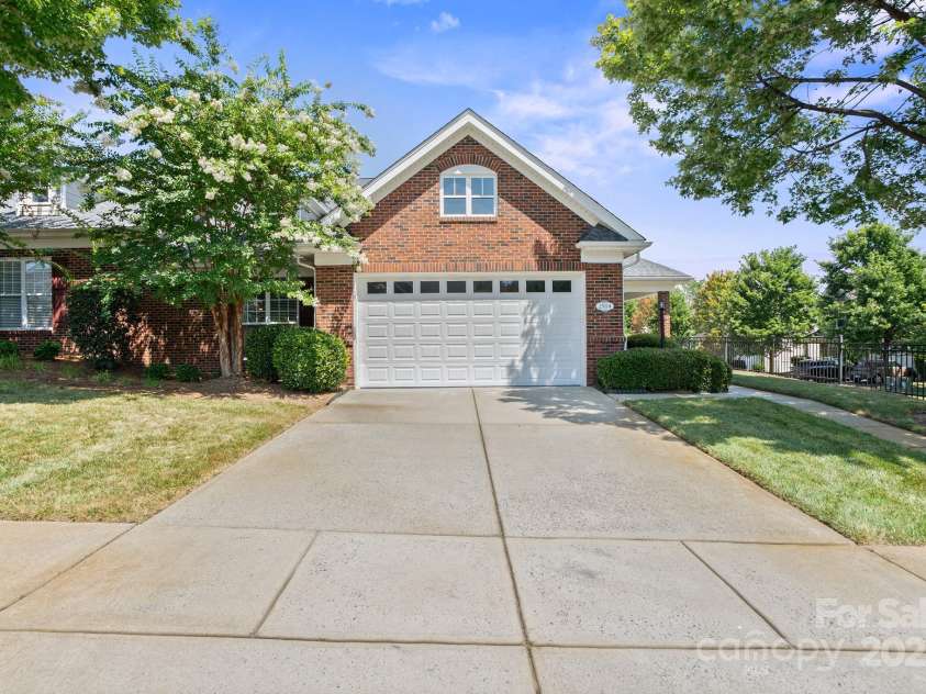 2904 Autumn Harvest Lane, Charlotte, NC 28269.  MLS# CAR4284243, YatesRealty ID 27859. Finished Two Car Garage