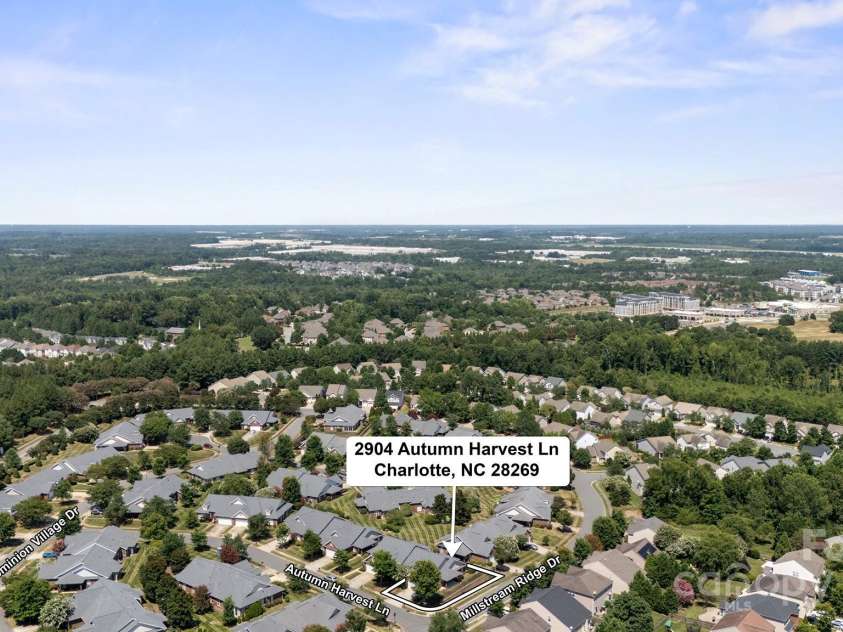 2904 Autumn Harvest Lane, Charlotte, NC 28269.  MLS# CAR4284243, YatesRealty ID 27859. Multiple Pools, Playgrounds, Parks, Clubhouses, Courts, and more