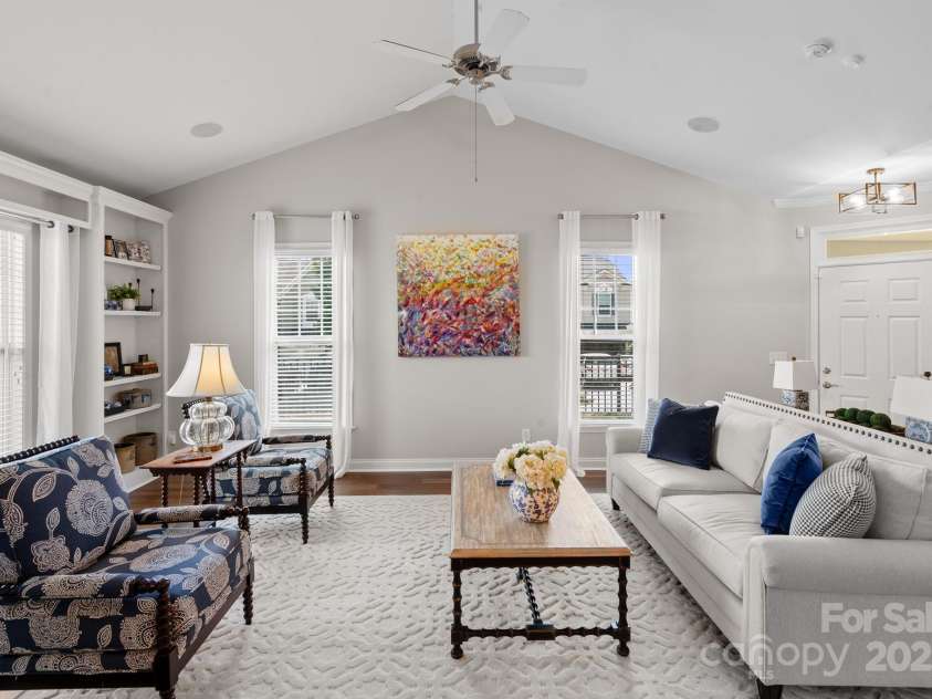 2904 Autumn Harvest Lane, Charlotte, NC 28269.  MLS# CAR4284243, YatesRealty ID 27859. Soaring Cathedral Ceilings