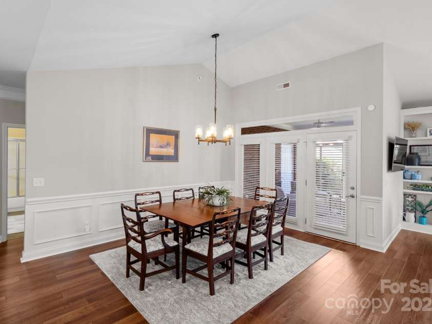 2904 Autumn Harvest Lane, Charlotte, NC 28269.  MLS# CAR4284243, YatesRealty ID 27859. Spacious Elegant Dining Room