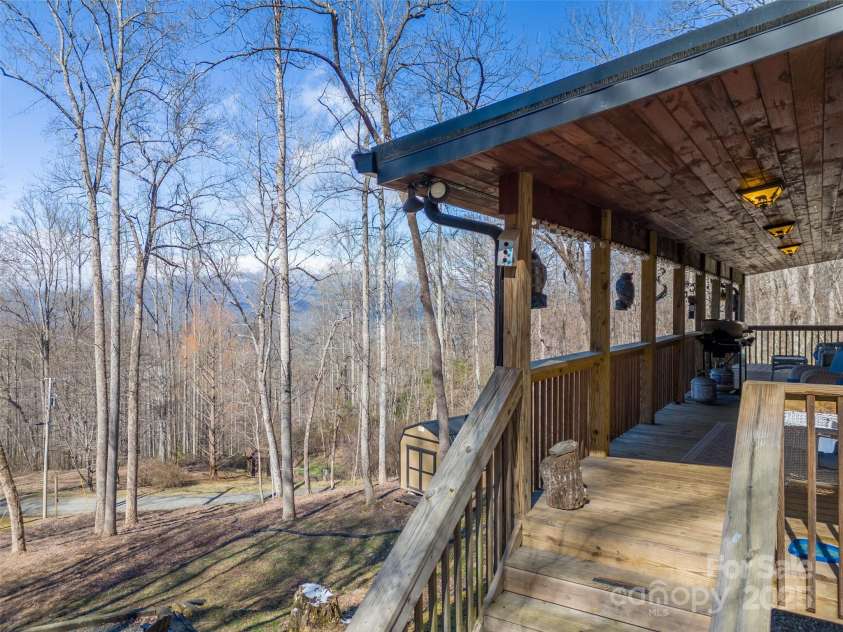 270 Overlook Road, Bryson City, NC 28713.  MLS# CAR4232152, YatesRealty ID 2786. 