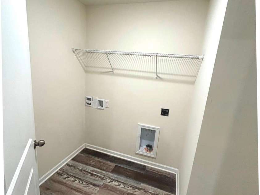 574 30th Avenue Circle, Hickory, NC 28601.  MLS# CAR4327986, YatesRealty ID 2786. 