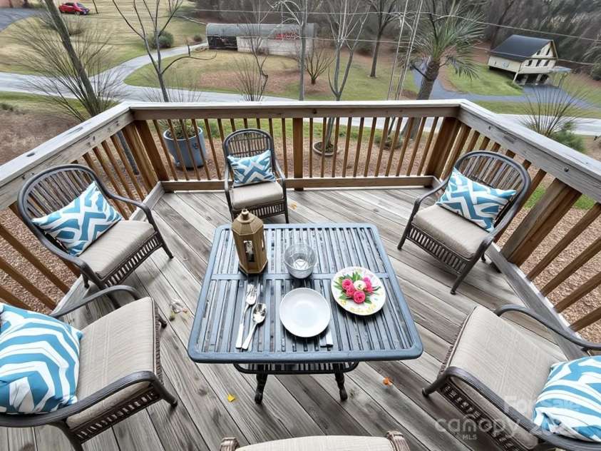 574 30th Avenue Circle, Hickory, NC 28601.  MLS# CAR4327986, YatesRealty ID 2786. 