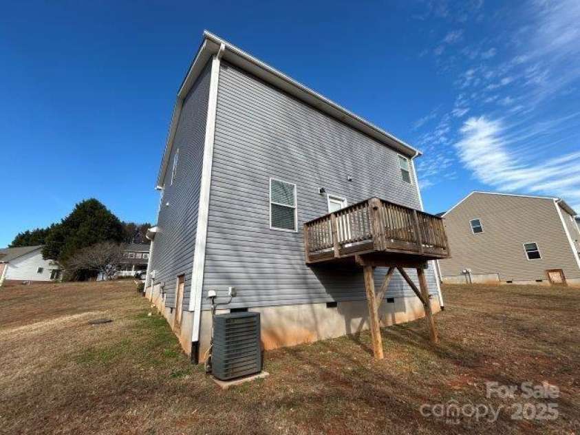 574 30th Avenue Circle, Hickory, NC 28601.  MLS# CAR4327986, YatesRealty ID 2786. 