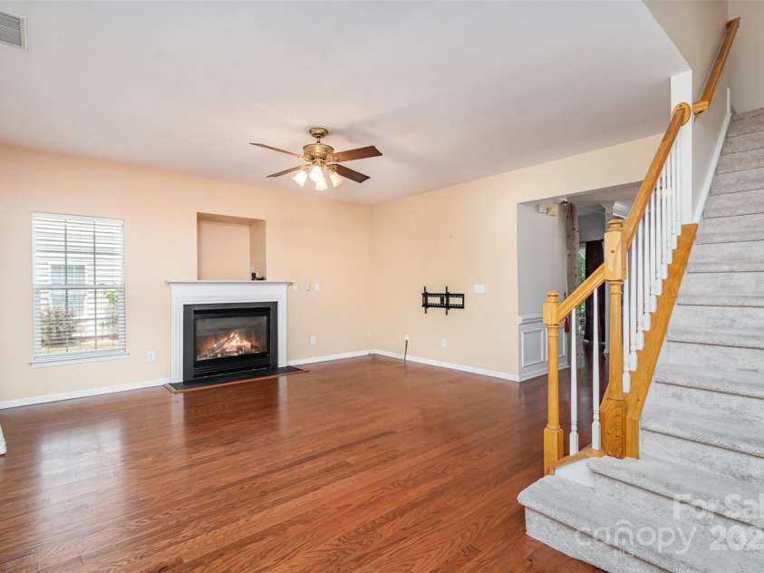 8221 Brookings Drive, Charlotte, NC 28269.  MLS# CAR4257693, YatesRealty ID 27860. 