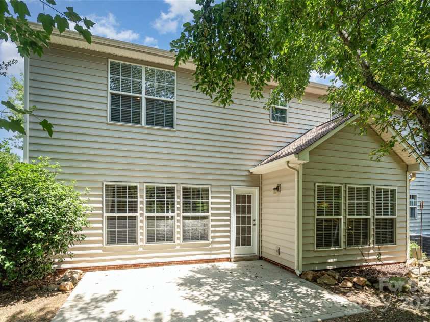 8221 Brookings Drive, Charlotte, NC 28269.  MLS# CAR4257693, YatesRealty ID 27860. 