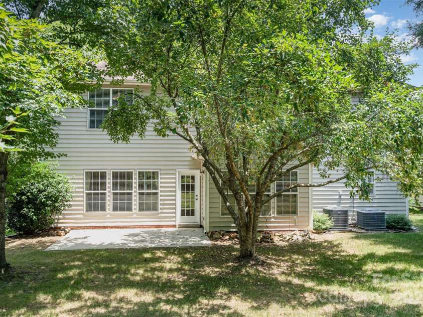 8221 Brookings Drive, Charlotte, NC 28269.  MLS# CAR4257693, YatesRealty ID 27860. 