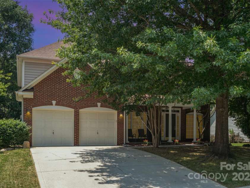 8221 Brookings Drive, Charlotte, NC 28269.  MLS# CAR4257693, YatesRealty ID 27860. 