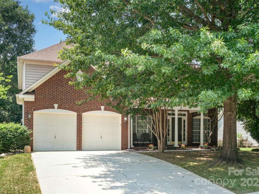 8221 Brookings Drive, Charlotte, NC 28269.  MLS# CAR4257693, YatesRealty ID 27860. Welcome home!