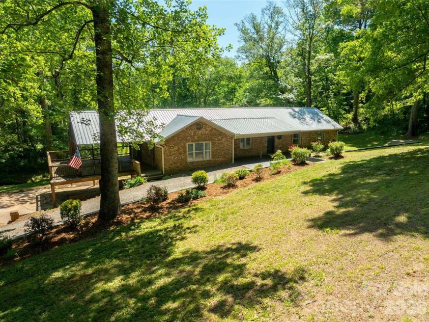 142 Pioneer Road, Harmony, NC 28634.  MLS# CAR4384593, YatesRealty ID 27861. 