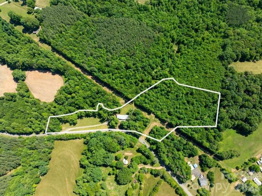 142 Pioneer Road, Harmony, NC 28634.  MLS# CAR4384593, YatesRealty ID 27861. 