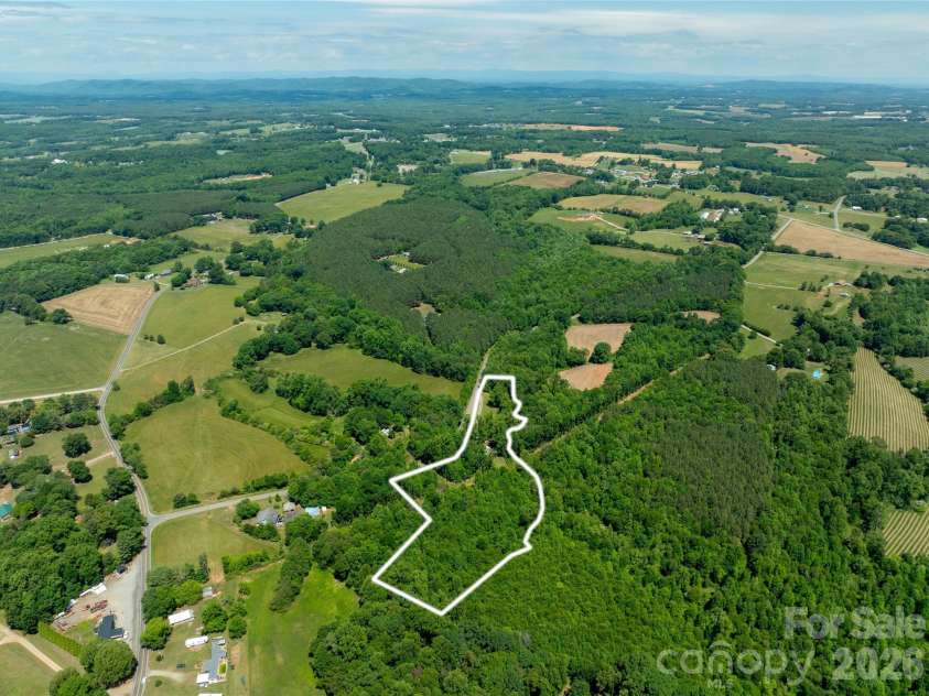 142 Pioneer Road, Harmony, NC 28634.  MLS# CAR4384593, YatesRealty ID 27861. 