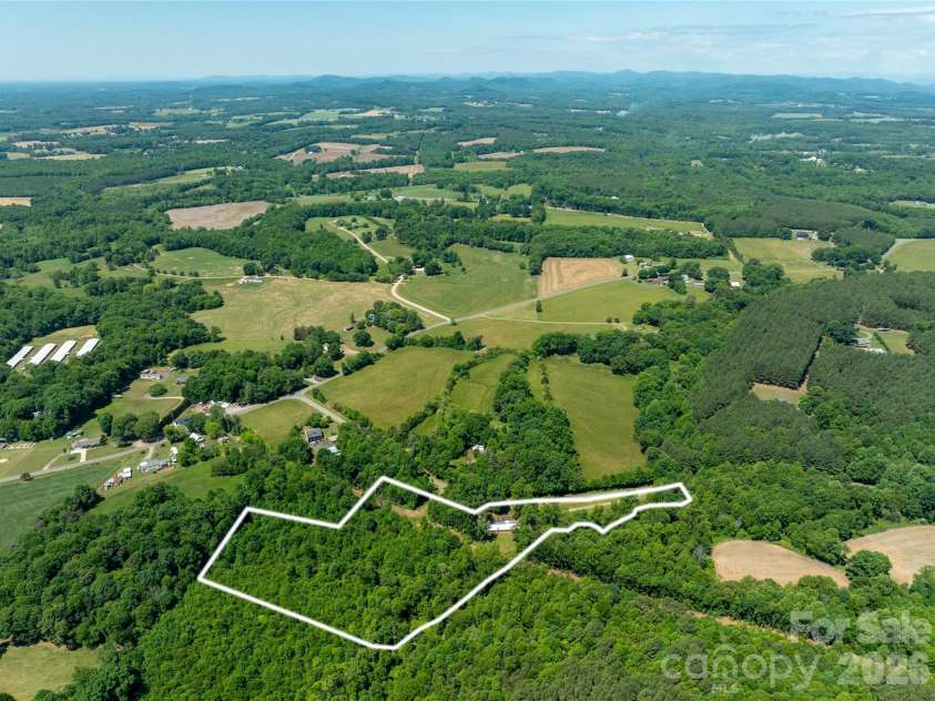 142 Pioneer Road, Harmony, NC 28634.  MLS# CAR4384593, YatesRealty ID 27861. 
