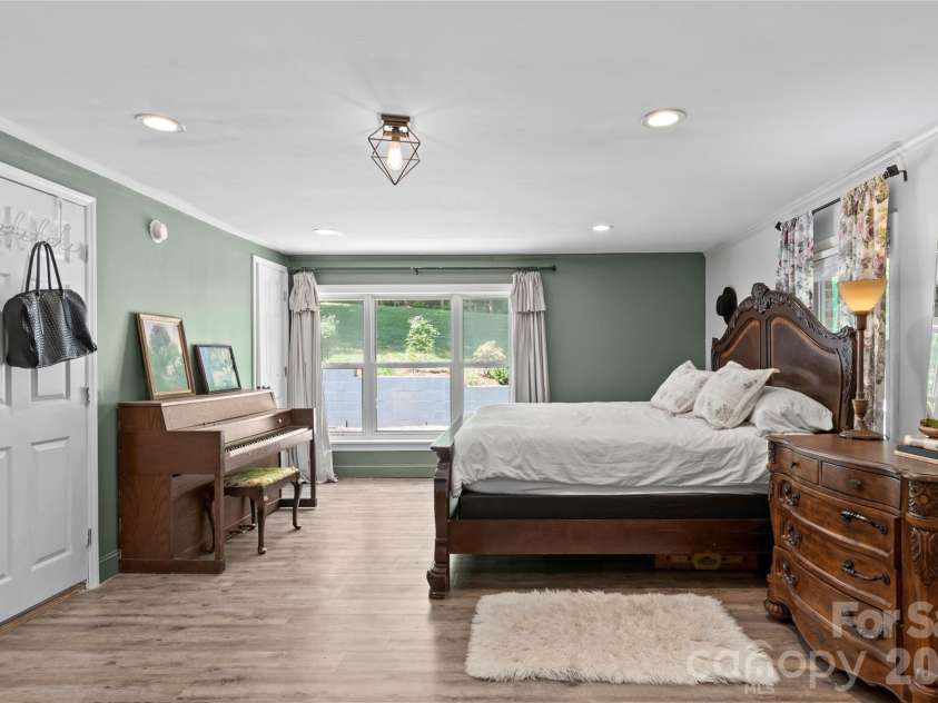 142 Pioneer Road, Harmony, NC 28634.  MLS# CAR4384593, YatesRealty ID 27861. 