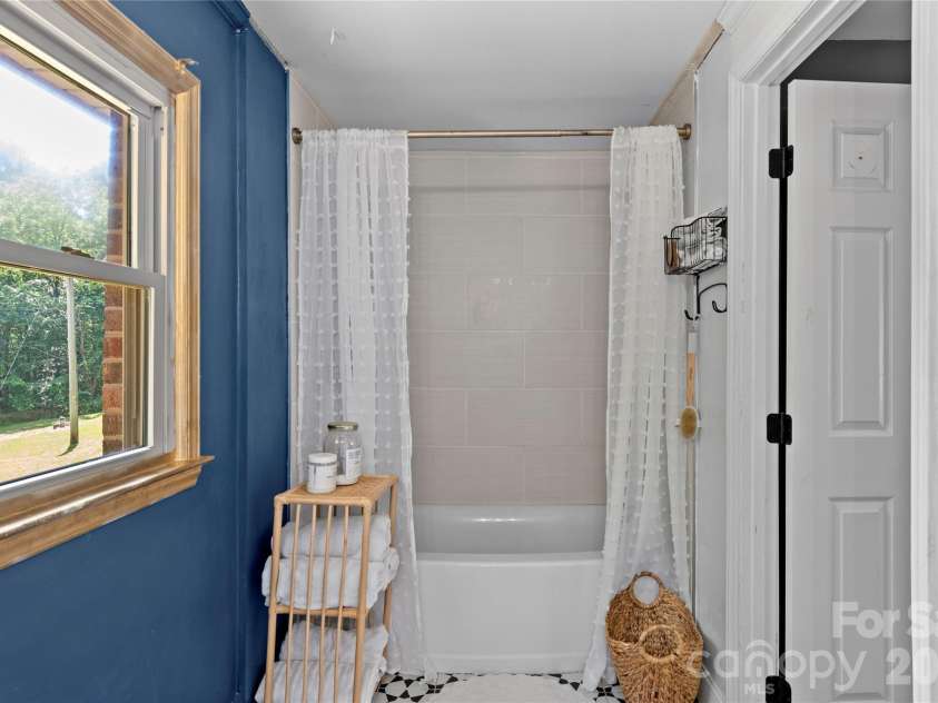 142 Pioneer Road, Harmony, NC 28634.  MLS# CAR4384593, YatesRealty ID 27861. 