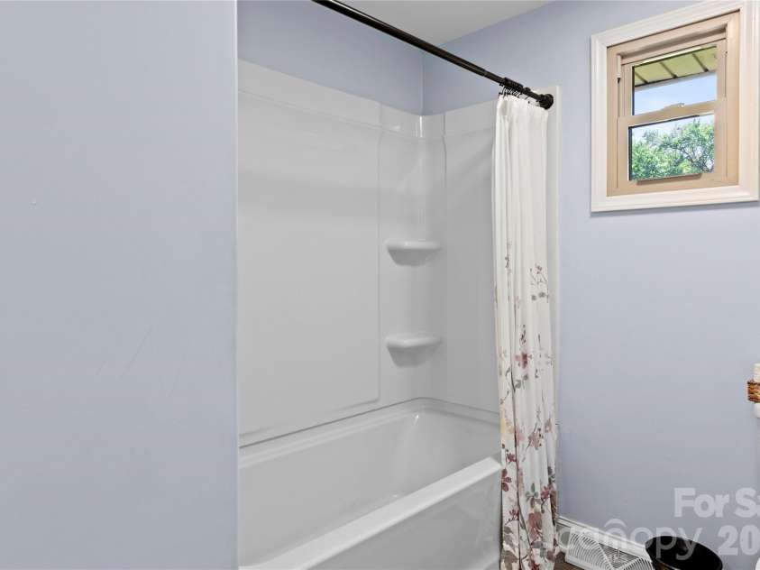 142 Pioneer Road, Harmony, NC 28634.  MLS# CAR4384593, YatesRealty ID 27861. 