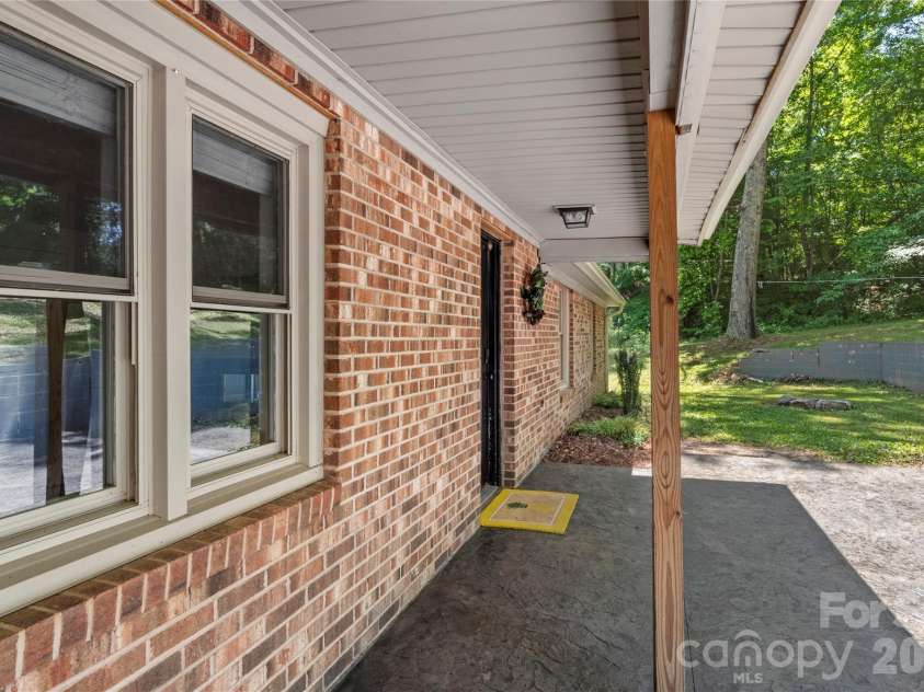 142 Pioneer Road, Harmony, NC 28634.  MLS# CAR4384593, YatesRealty ID 27861. 
