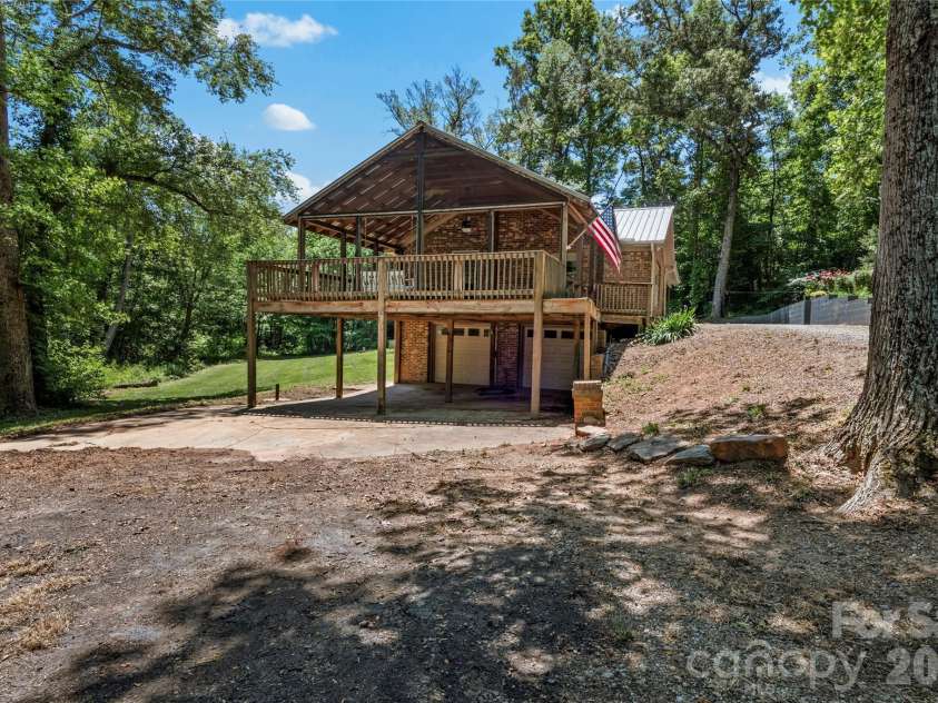 142 Pioneer Road, Harmony, NC 28634.  MLS# CAR4384593, YatesRealty ID 27861. 