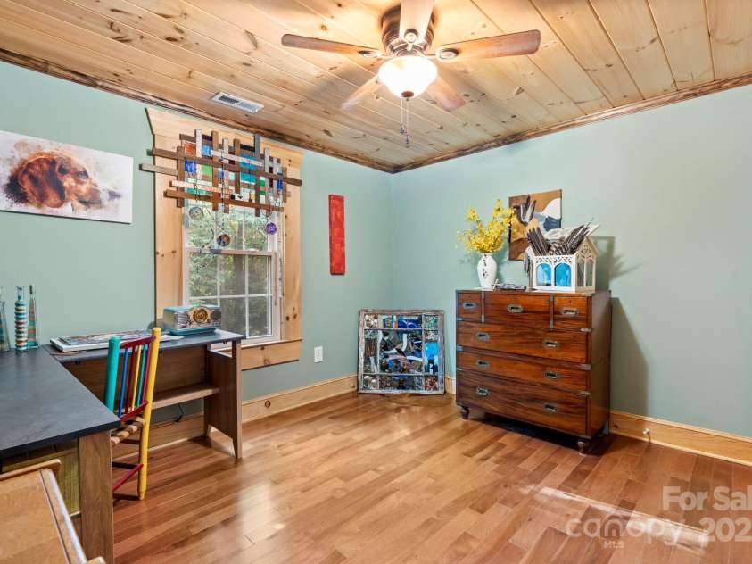 6554 GW Carson Road, Hickory, NC 28602.  MLS# CAR4284315, YatesRealty ID 27862. 