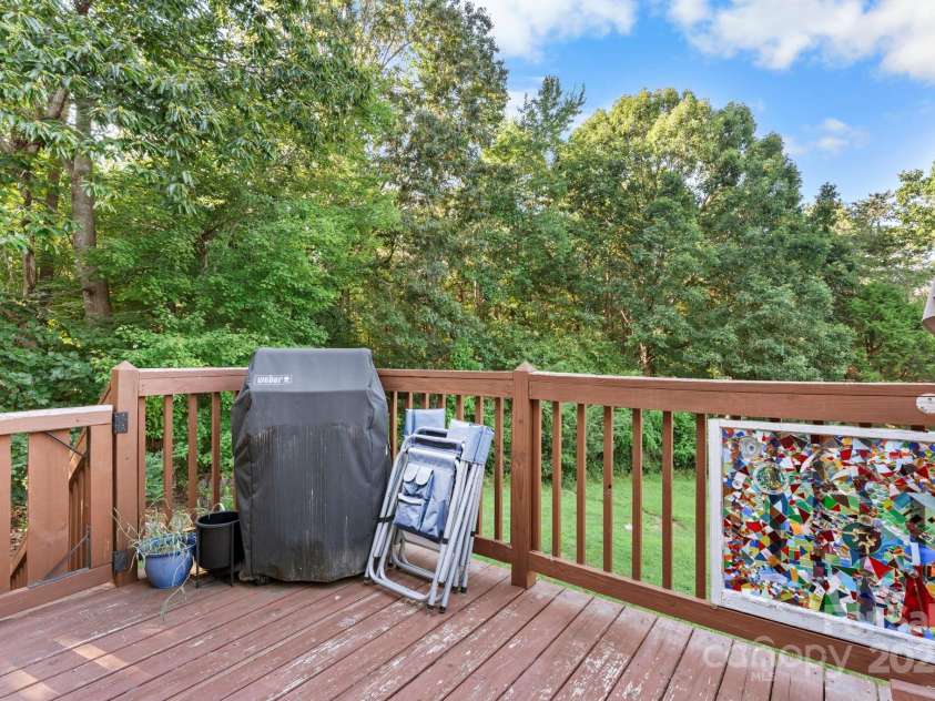 6554 GW Carson Road, Hickory, NC 28602.  MLS# CAR4284315, YatesRealty ID 27862. 