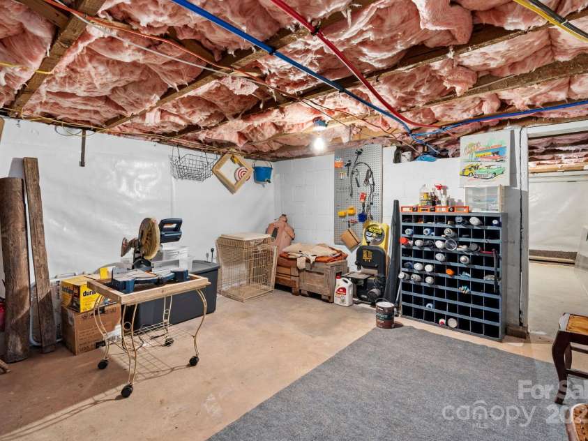 6554 GW Carson Road, Hickory, NC 28602.  MLS# CAR4284315, YatesRealty ID 27862. 