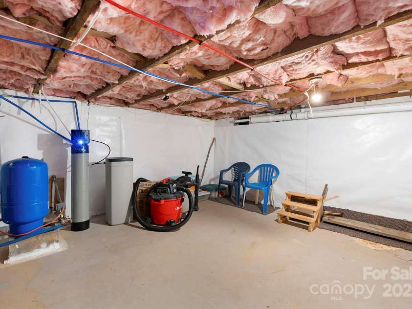 6554 GW Carson Road, Hickory, NC 28602.  MLS# CAR4284315, YatesRealty ID 27862. 