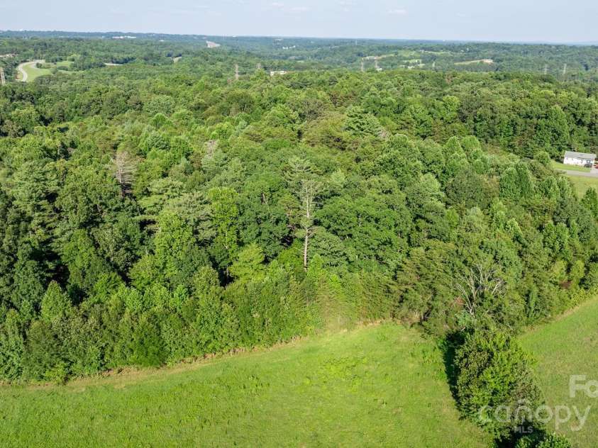 6554 GW Carson Road, Hickory, NC 28602.  MLS# CAR4284315, YatesRealty ID 27862. 