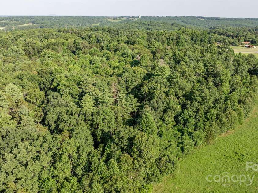 6554 GW Carson Road, Hickory, NC 28602.  MLS# CAR4284315, YatesRealty ID 27862. 