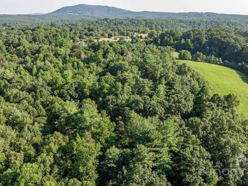 6554 GW Carson Road, Hickory, NC 28602.  MLS# CAR4284315, YatesRealty ID 27862. 