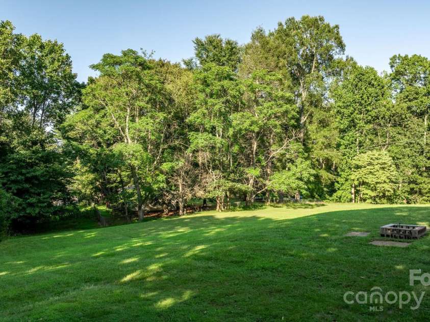 6554 GW Carson Road, Hickory, NC 28602.  MLS# CAR4284315, YatesRealty ID 27862. 