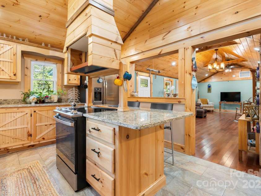 6554 GW Carson Road, Hickory, NC 28602.  MLS# CAR4284315, YatesRealty ID 27862. 