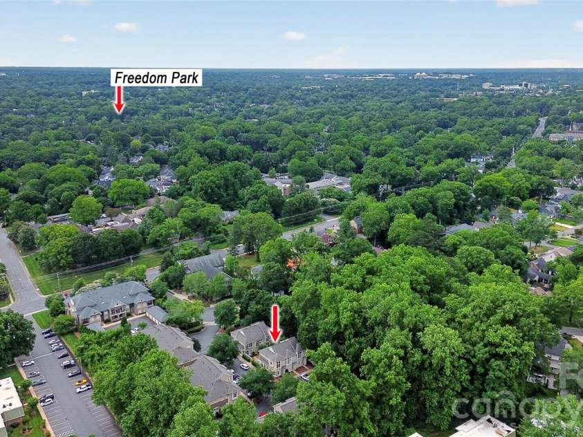 1073 Park West Drive, Charlotte, NC 28209.  MLS# CAR4388315, YatesRealty ID 27863. 