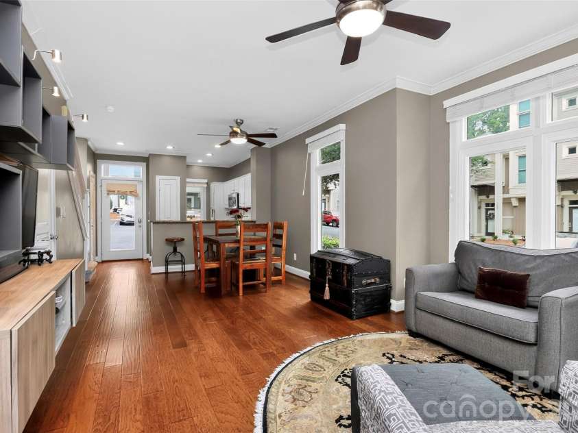 1073 Park West Drive, Charlotte, NC 28209.  MLS# CAR4388315, YatesRealty ID 27863. 
