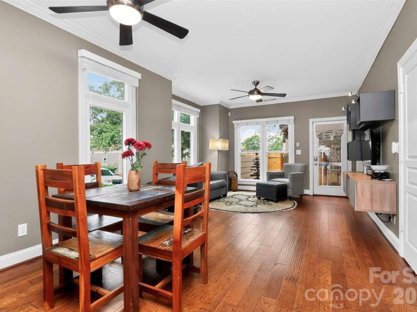 1073 Park West Drive, Charlotte, NC 28209.  MLS# CAR4388315, YatesRealty ID 27863. 