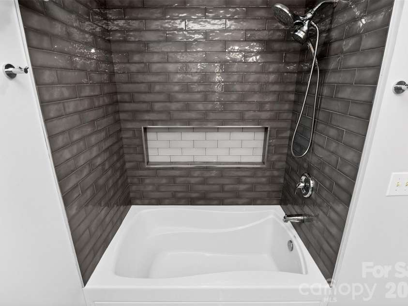 1073 Park West Drive, Charlotte, NC 28209.  MLS# CAR4388315, YatesRealty ID 27863. 