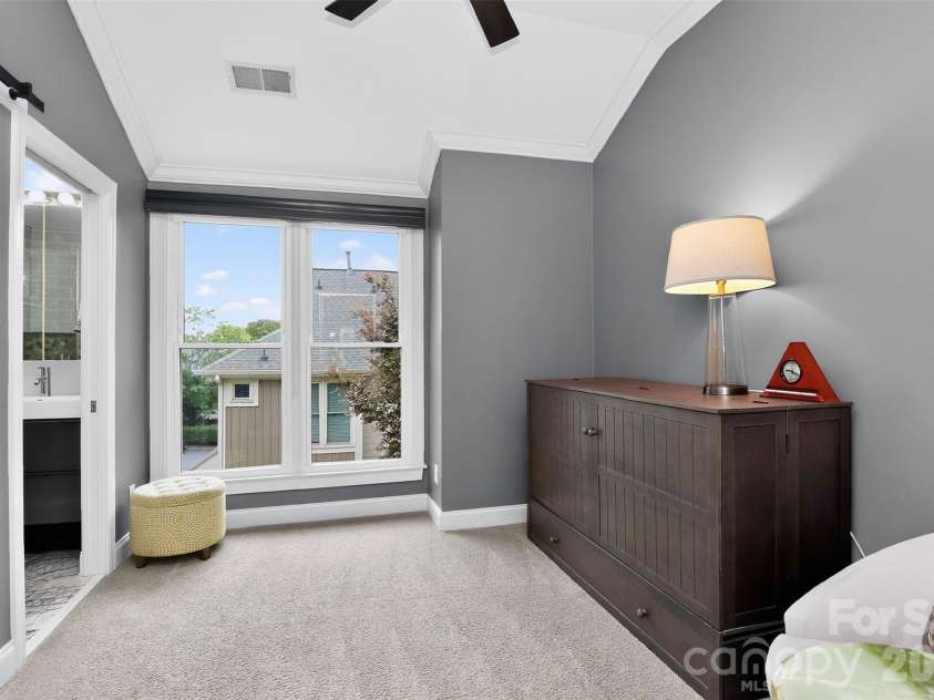 1073 Park West Drive, Charlotte, NC 28209.  MLS# CAR4388315, YatesRealty ID 27863. 