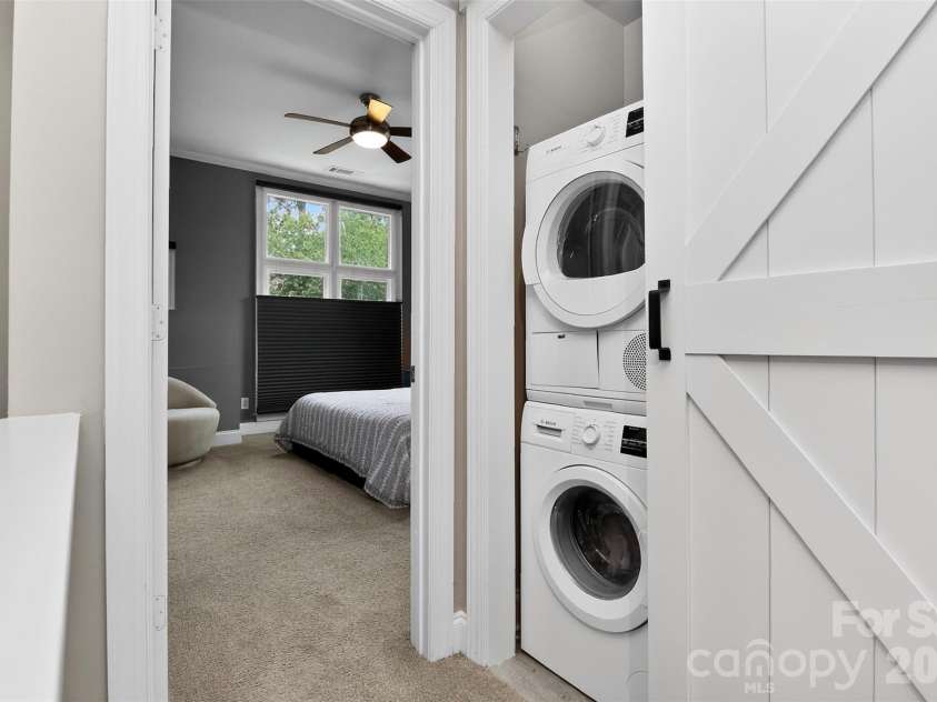 1073 Park West Drive, Charlotte, NC 28209.  MLS# CAR4388315, YatesRealty ID 27863. 