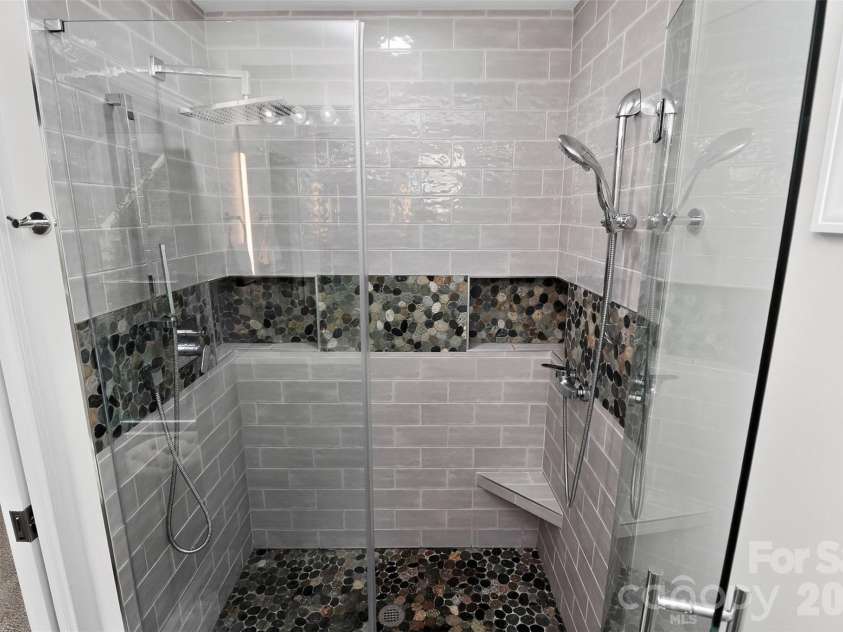1073 Park West Drive, Charlotte, NC 28209.  MLS# CAR4388315, YatesRealty ID 27863. 