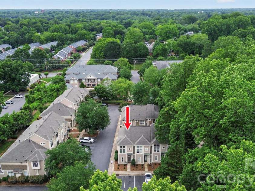 1073 Park West Drive, Charlotte, NC 28209.  MLS# CAR4388315, YatesRealty ID 27863. 