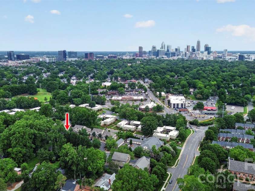 1073 Park West Drive, Charlotte, NC 28209.  MLS# CAR4388315, YatesRealty ID 27863. 