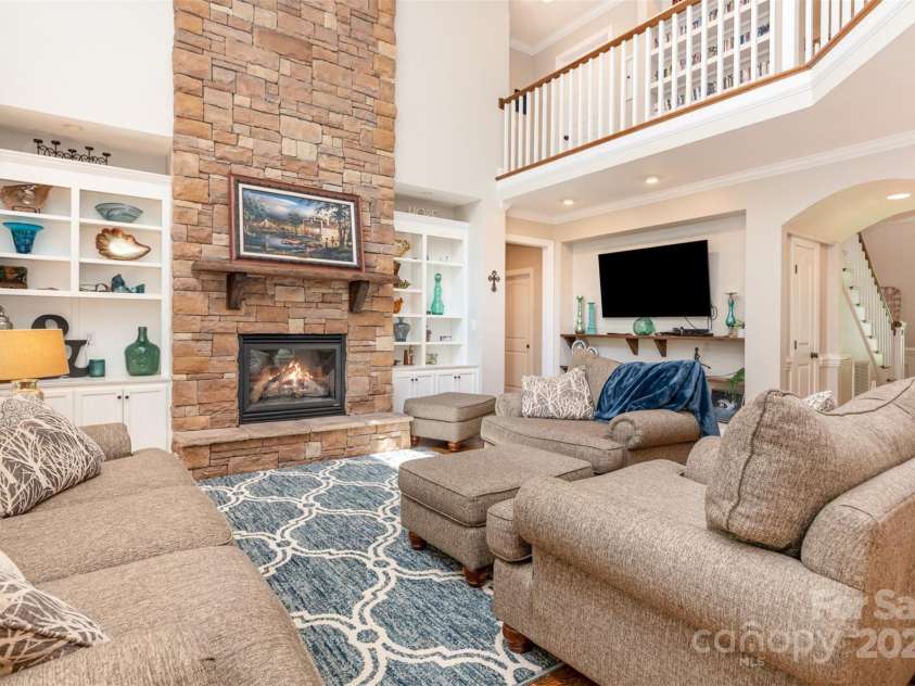 3850 Oakdale Road, Charlotte, NC 28216.  MLS# CAR4282888, YatesRealty ID 27864. 