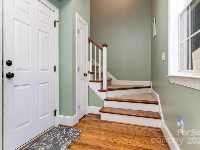 3850 Oakdale Road, Charlotte, NC 28216.  MLS# CAR4282888, YatesRealty ID 27864. 