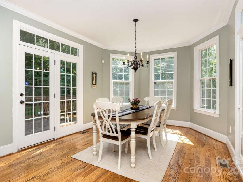 3850 Oakdale Road, Charlotte, NC 28216.  MLS# CAR4282888, YatesRealty ID 27864. 